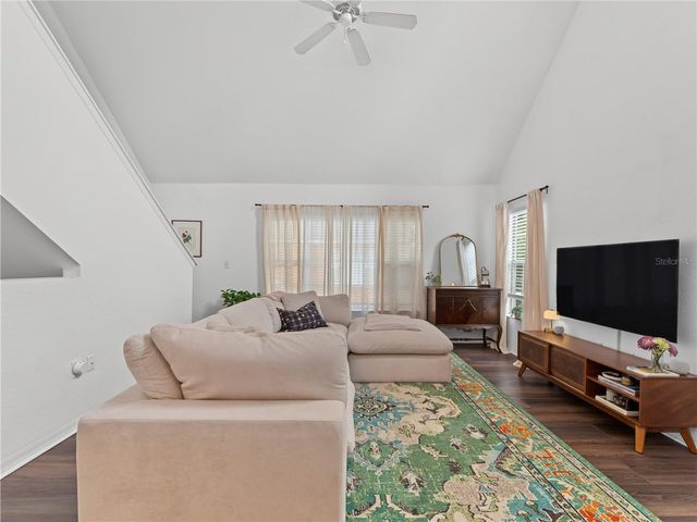 9186 LAKE CHASE ISLAND WAY, Tampa, FL 33626