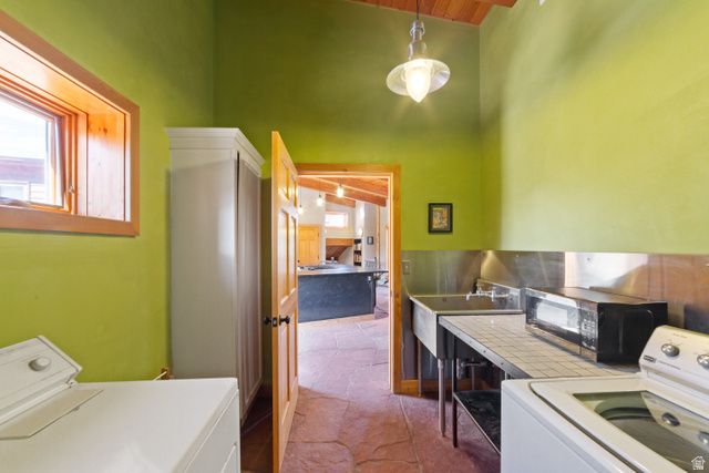 338 TAYLOR LN, Castle Valley, UT 84532