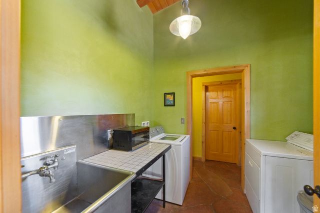 338 TAYLOR LN, Castle Valley, UT 84532