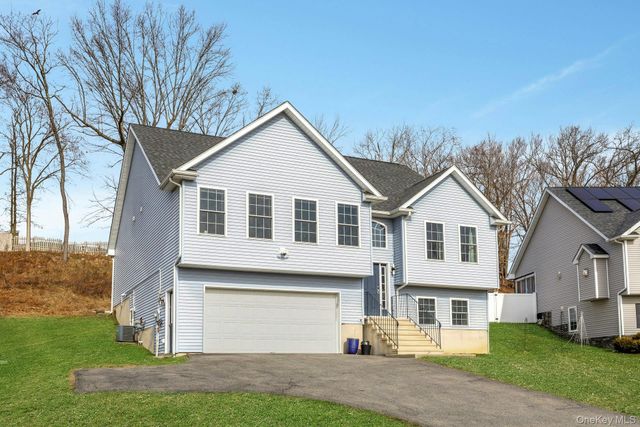 111 Logans Way, Maybrook, NY 12543