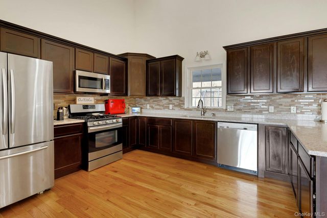 111 Logans Way, Maybrook, NY 12543