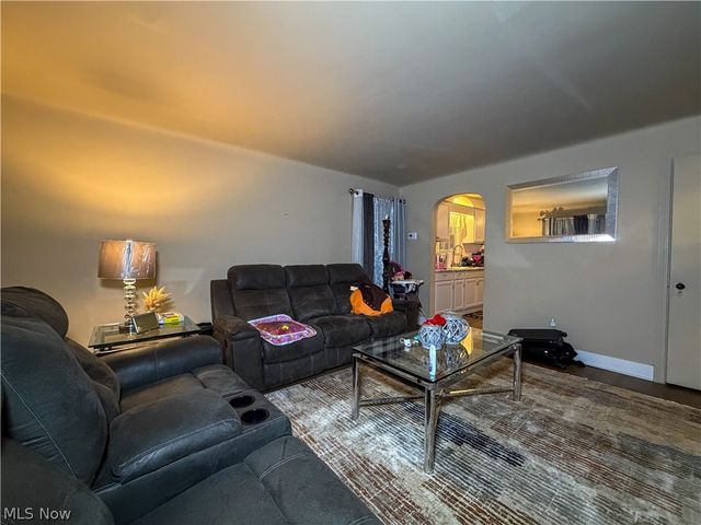 328 E Laclede Avenue, Youngstown, OH 44507