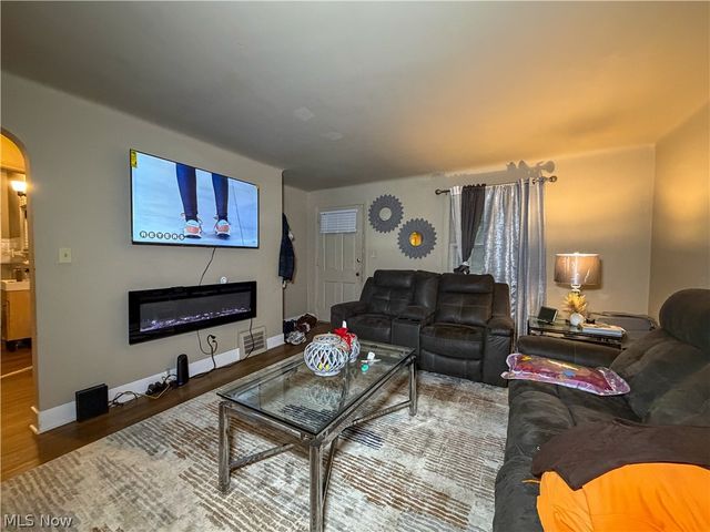 328 E Laclede Avenue, Youngstown, OH 44507