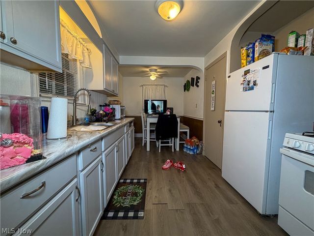 328 E Laclede Avenue, Youngstown, OH 44507