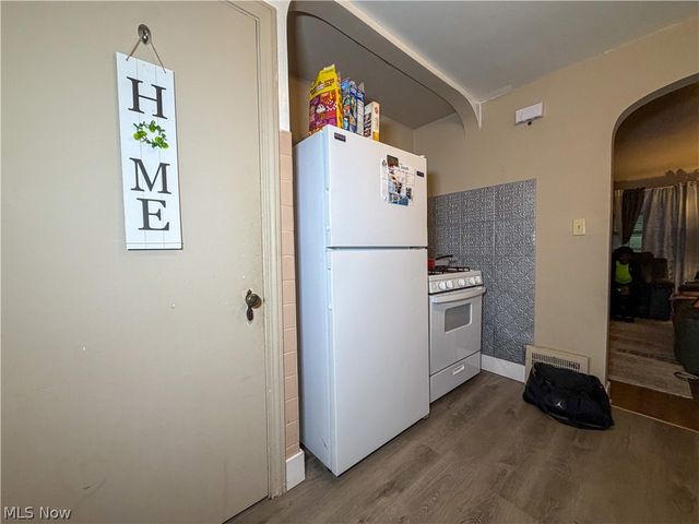 328 E Laclede Avenue, Youngstown, OH 44507