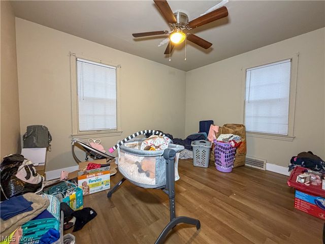 328 E Laclede Avenue, Youngstown, OH 44507