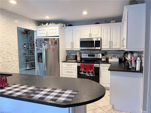 1409 Hancock Bridge PKWY, Cape Coral, FL 33990