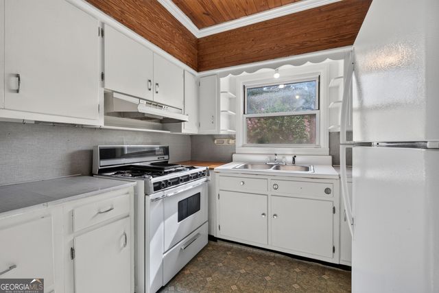 365 W Johnston Street, Forsyth, GA 31029