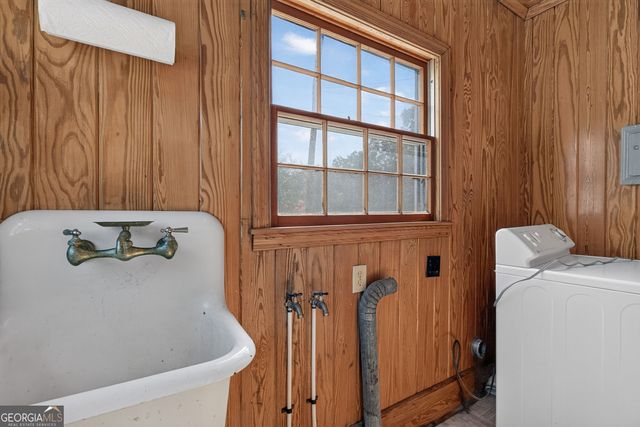 365 W Johnston Street, Forsyth, GA 31029