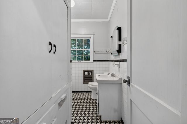 365 W Johnston Street, Forsyth, GA 31029