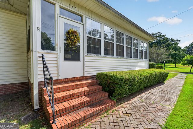 365 W Johnston Street, Forsyth, GA 31029