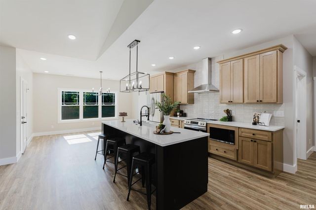 704 Jonathan Lane, Carterville, IL 62918