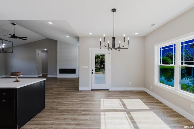 704 Jonathan Lane, Carterville, IL 62918