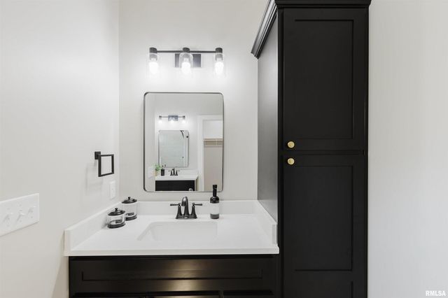 704 Jonathan Lane, Carterville, IL 62918