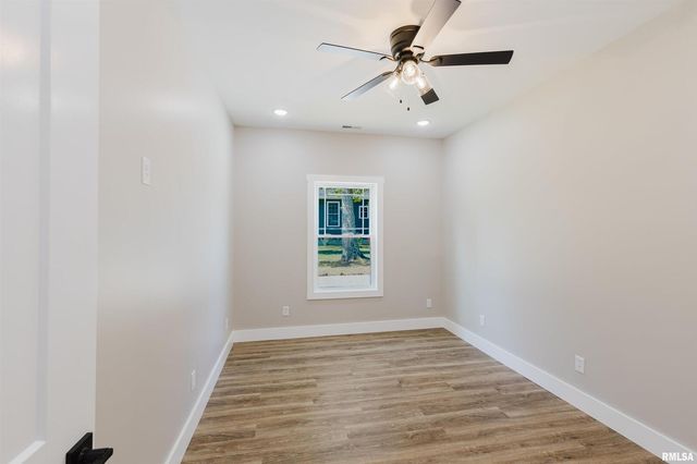 704 Jonathan Lane, Carterville, IL 62918