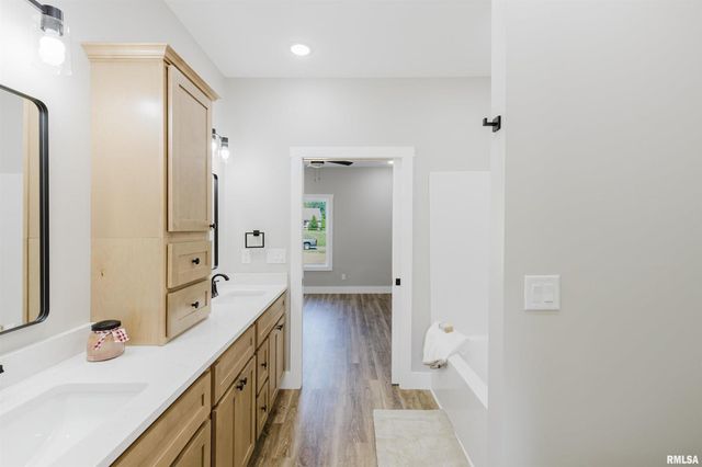 704 Jonathan Lane, Carterville, IL 62918