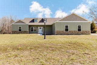 704 Jonathan Lane, Carterville, IL 62918