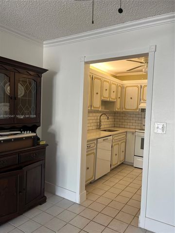 17051 NE 35th Ave 202, North Miami Beach, FL 33160