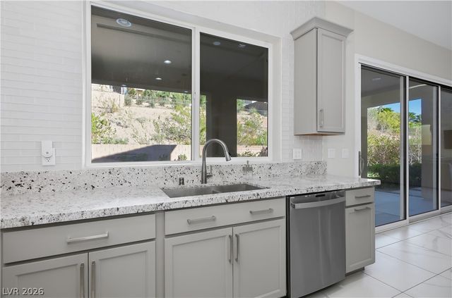 8 Vista Outlook Street, Henderson, NV 89011