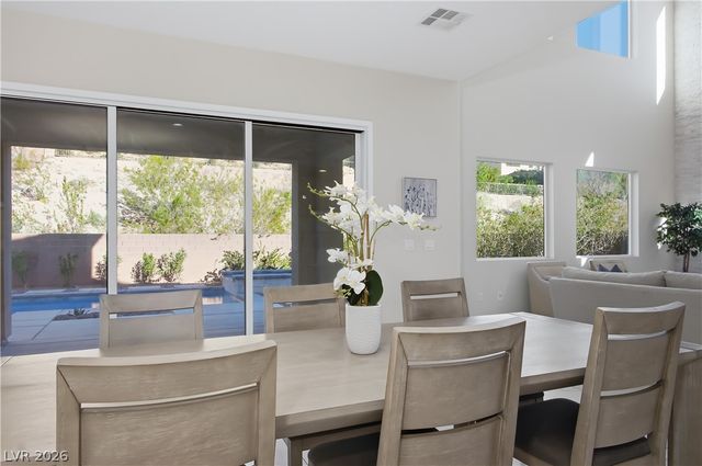 8 Vista Outlook Street, Henderson, NV 89011