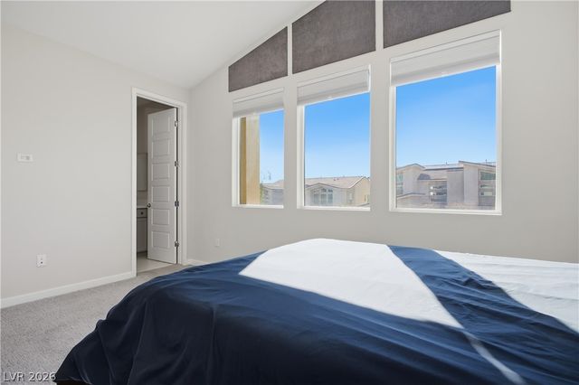 8 Vista Outlook Street, Henderson, NV 89011
