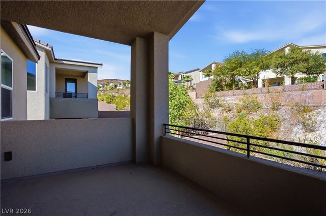 8 Vista Outlook Street, Henderson, NV 89011