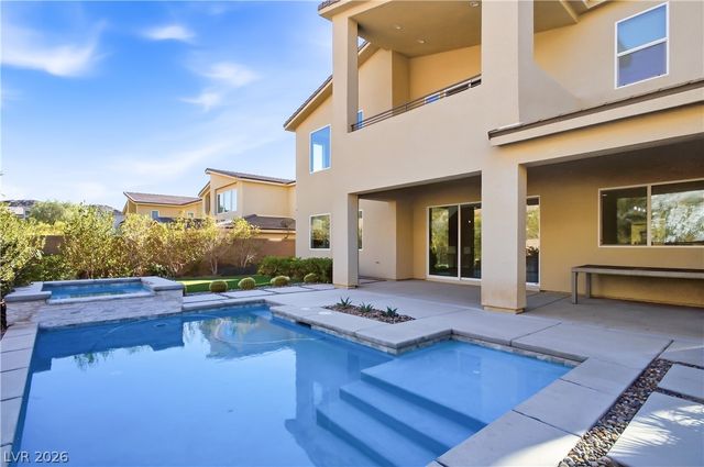 8 Vista Outlook Street, Henderson, NV 89011