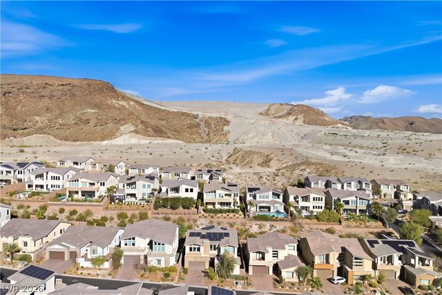 8 Vista Outlook Street, Henderson, NV 89011