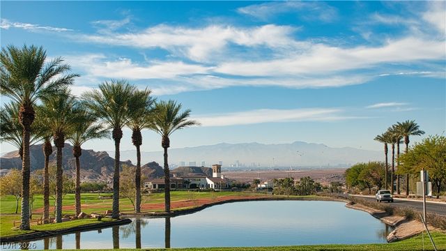 8 Vista Outlook Street, Henderson, NV 89011