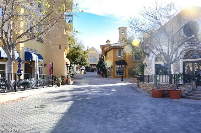 8 Vista Outlook Street, Henderson, NV 89011