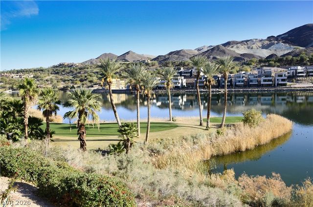 8 Vista Outlook Street, Henderson, NV 89011