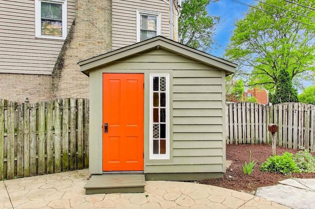 1311 E Woodford Place, Arlington Heights, IL 60004