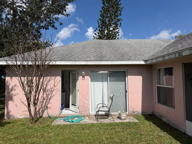 2590 SE South Blackwell Drive, Port St. Lucie, Port St Lucie, FL 34952