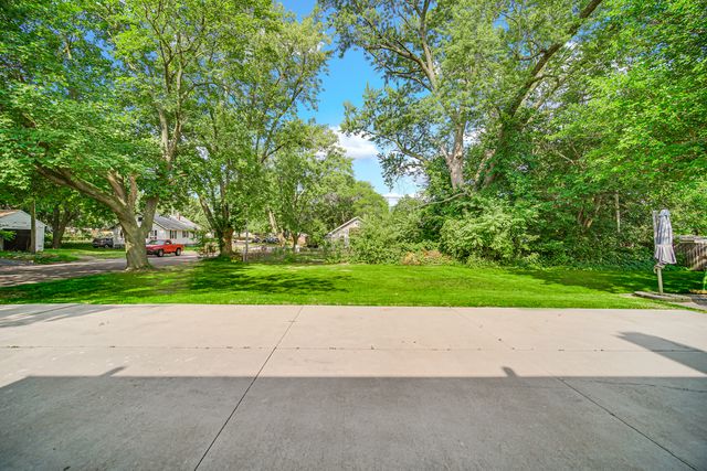702 N Independence Avenue, Rockford, IL 61101