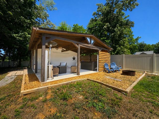307 Hemp Ct, Clarksville, TN 37042
