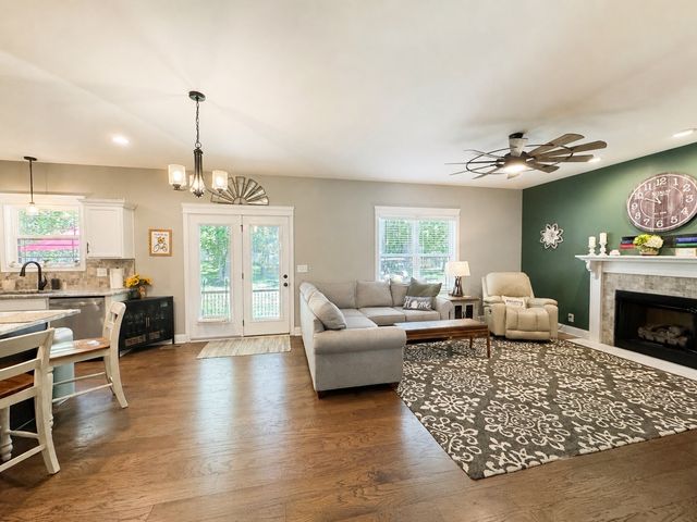 307 Hemp Ct, Clarksville, TN 37042