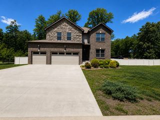 307 Hemp Ct, Clarksville, TN 37042