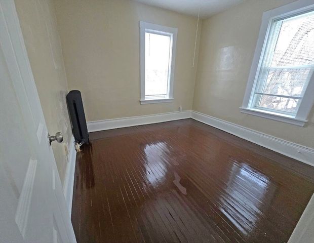 236-240 Locust St, Springfield, MA 01108