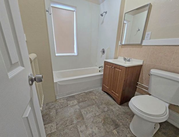 236-240 Locust St, Springfield, MA 01108