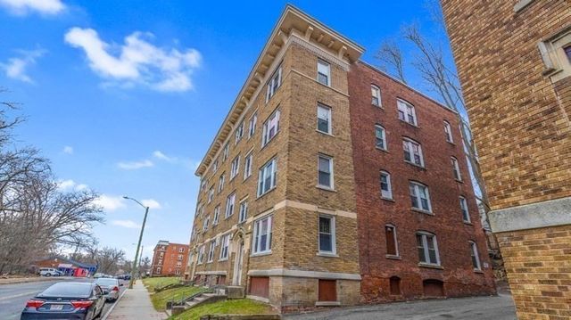 236-240 Locust St, Springfield, MA 01108