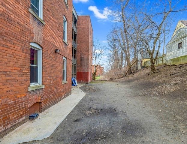 236-240 Locust St, Springfield, MA 01108