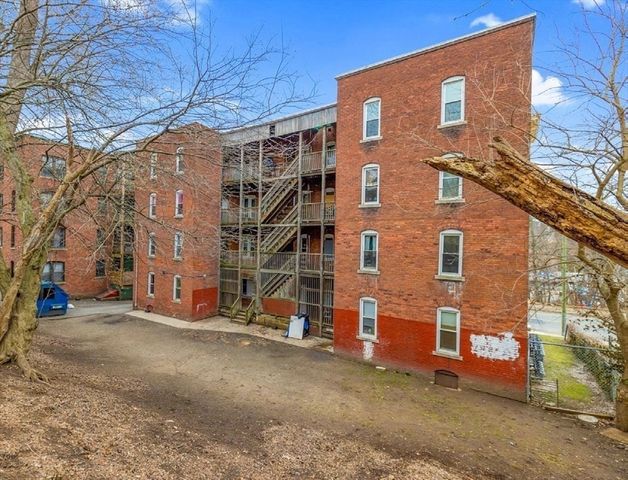 236-240 Locust St, Springfield, MA 01108