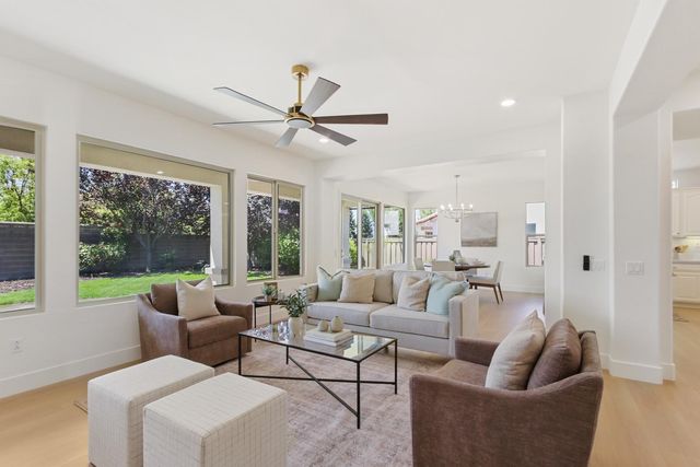 2240 Prairie View Ln, Lincoln, CA 95648