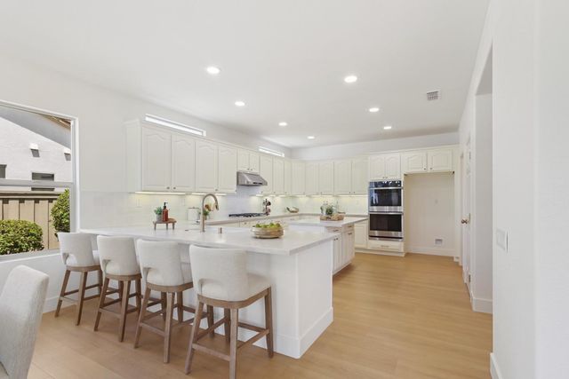 2240 Prairie View Ln, Lincoln, CA 95648