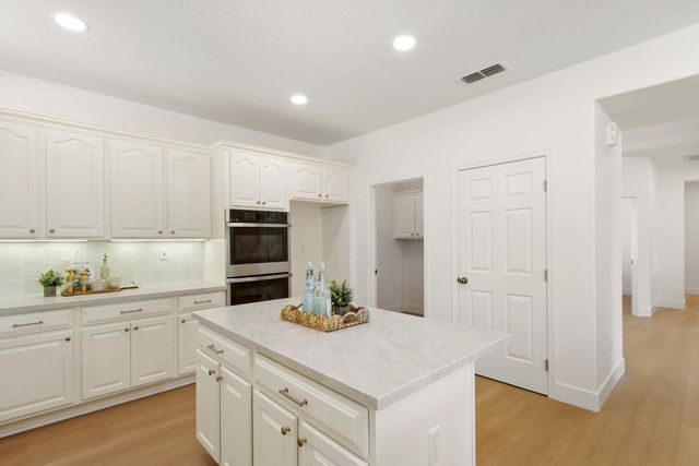 2240 Prairie View Ln, Lincoln, CA 95648