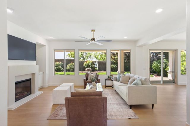 2240 Prairie View Ln, Lincoln, CA 95648