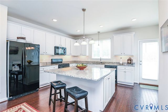 6017 W Stonepath Garden Dr, Chester, VA 23831
