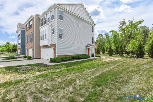 6017 W Stonepath Garden Dr, Chester, VA 23831