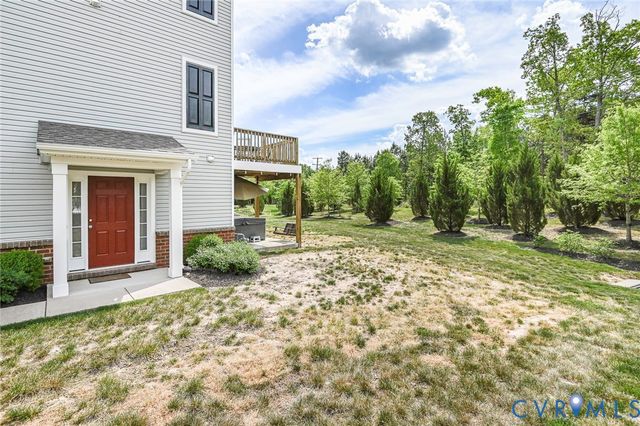 6017 W Stonepath Garden Dr, Chester, VA 23831