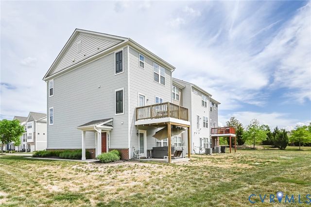 6017 W Stonepath Garden Dr, Chester, VA 23831